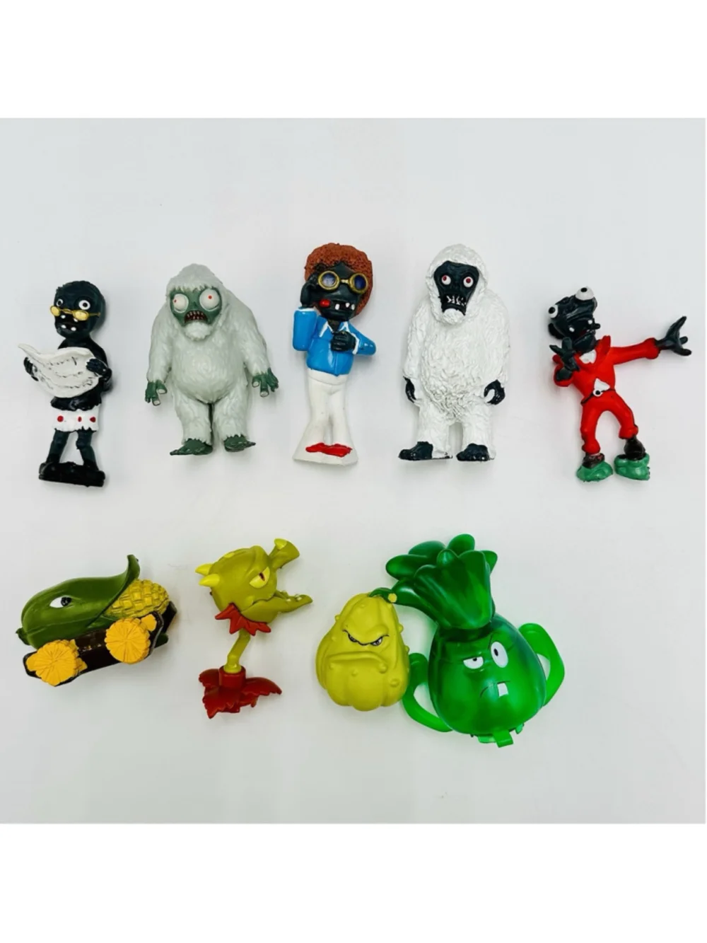 Plants vs Zombies Figures Lot of Nine Mixed Action Toys